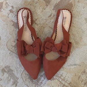 Pointy toe sling back flats